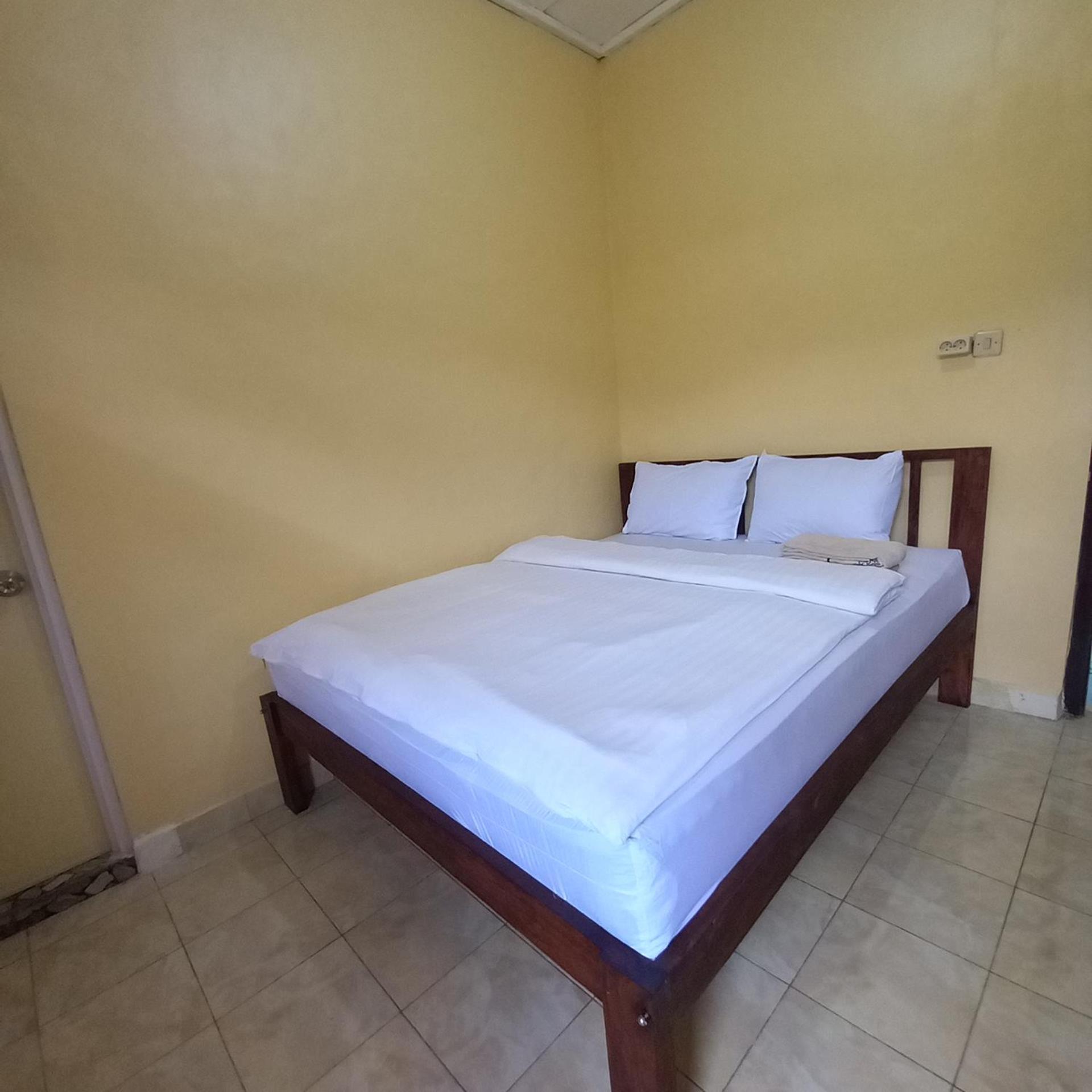 Tange Guest House Ruteng Eksteriør bilde