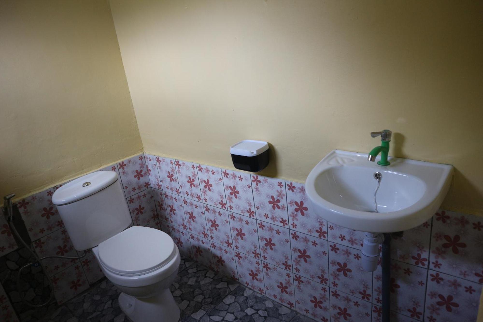 Tange Guest House Ruteng Eksteriør bilde